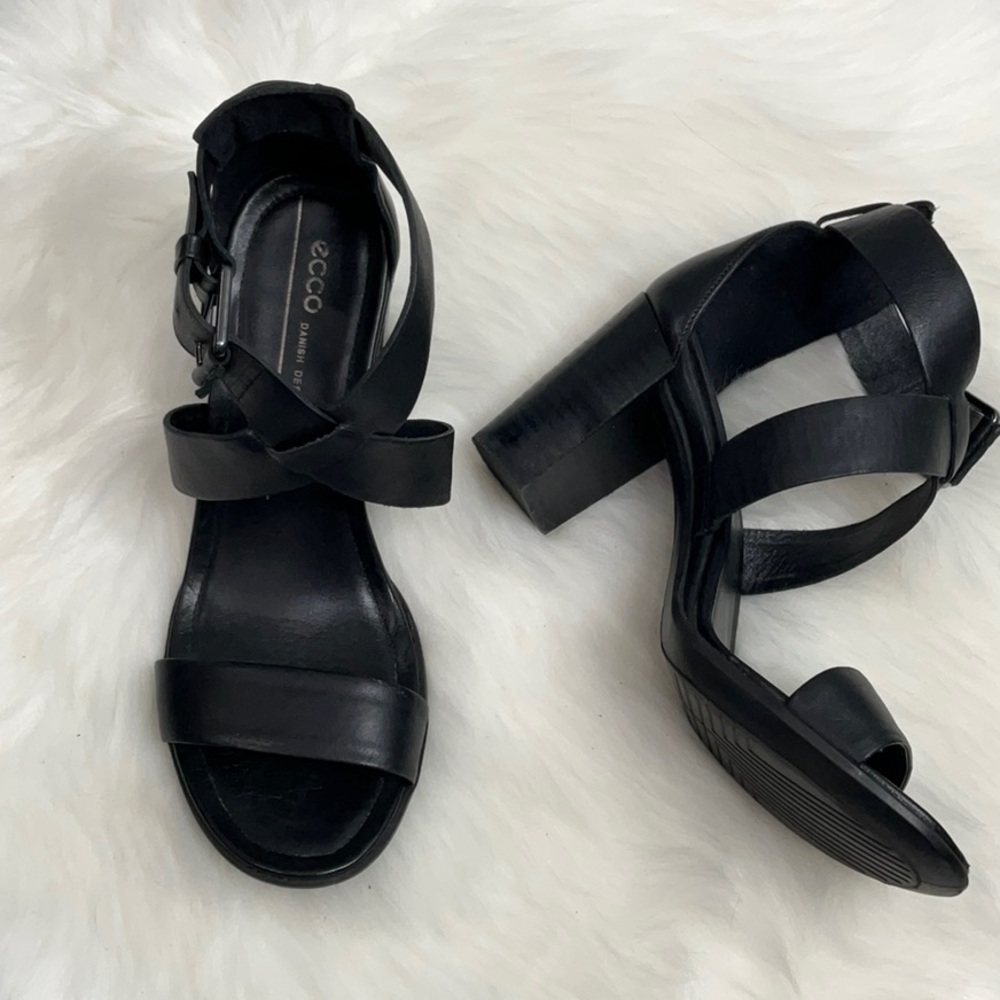 Ecco Block Strappy Leather Sandals Sz 38